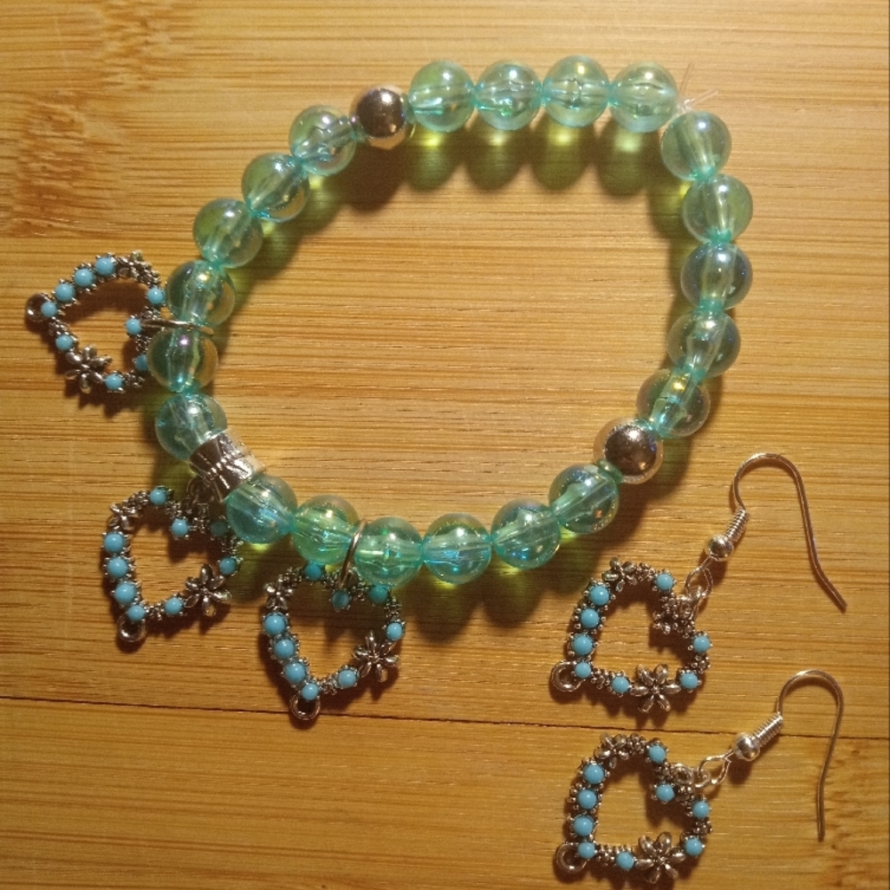 Green Beaded Bracelet with Turquoise Heart Charms